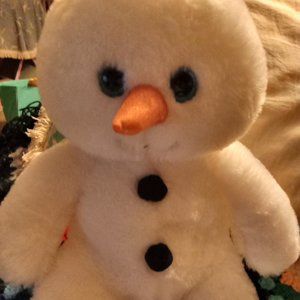 The Barn collection 2001 super soft Snowman never used 16in